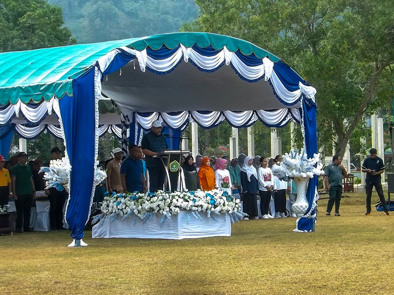 MTsN 1 MALUKU TENGAH MENGIKUTI UPACARA HAB KEMENTERIAN AGAMA RI KE 78