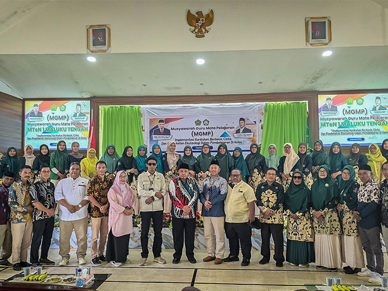 PEMBUKAAN MGMP MTSN 1 MALUKU TENGAH