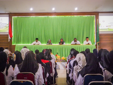 PEMBINAAN TENAGA PENDIDIK DAN KEPENDIDIKAN MADRASAH TERPADU 