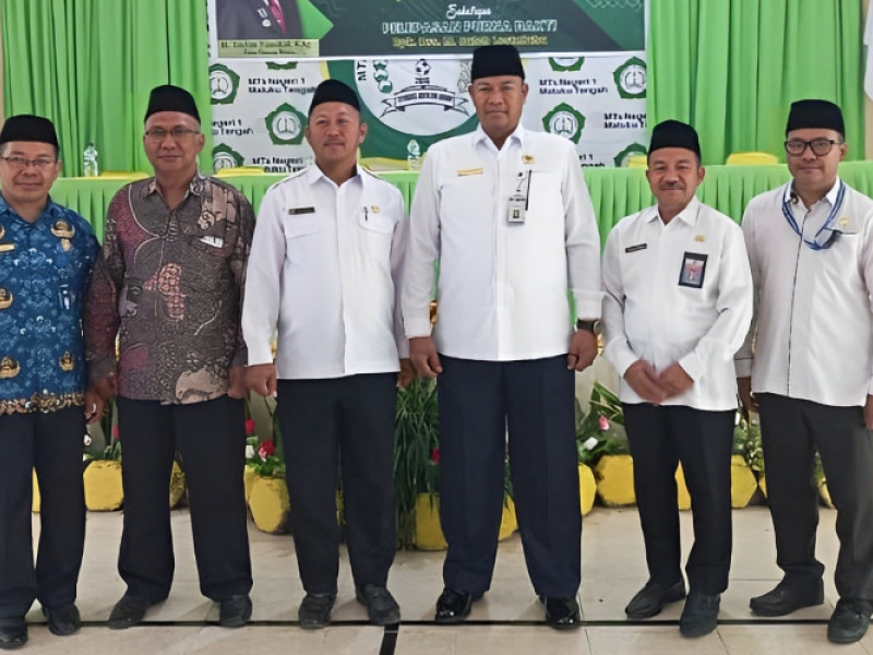PEMBINAAN ASN KECAMATAN SALAHUTU OLEH KEPALA KANTOR KAB. MALUKU TENGAH, SERTA PELEPASAN PURNA BAKTI