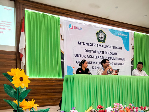 MTsN 1 MALUKU TENGAH TERAPKAN APLIKASI SKUL ID