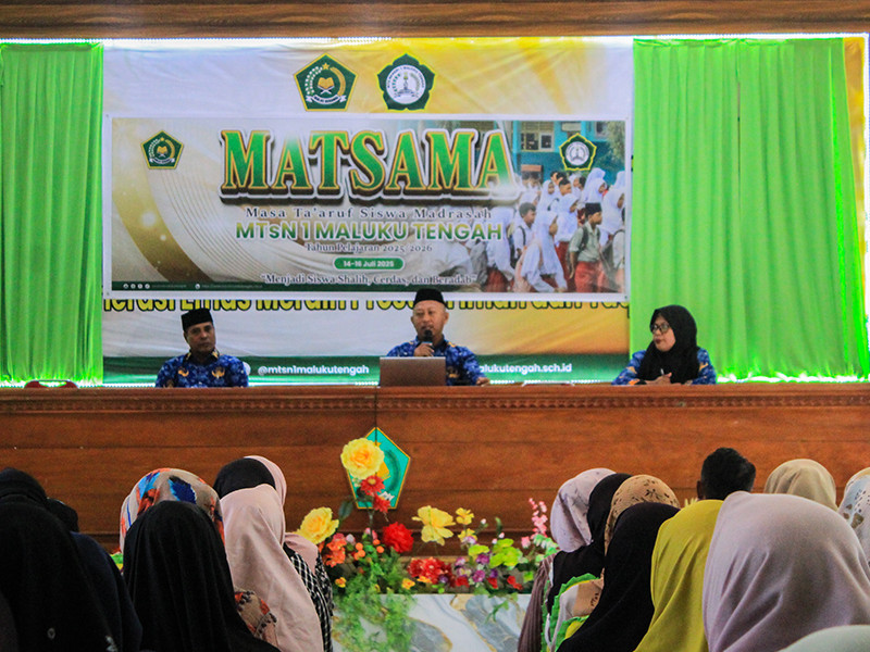 MTSN 1 MALUKU TENGAH JALIN SINERGI BERSAMA WALI MURID BARU