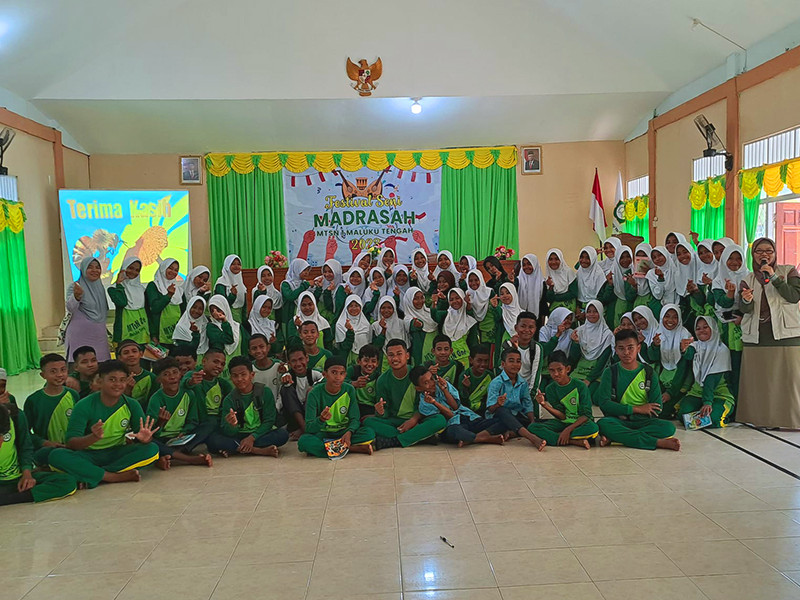 SOSIALISASI PROGRAM UKS/UKGS DALAM MEWUJUDKAN  KESEHATAN PESERTA DIDIK MTSN 1 MALUKU TENGAH