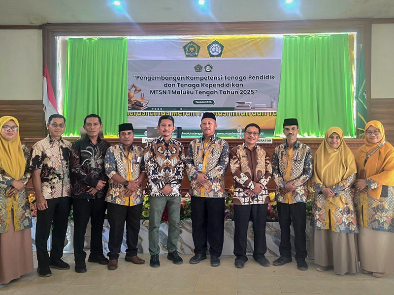 KEGIATAN PENGEMBANGAN KOMPETENSI TENAGA PENDIDIK DAN KEPENDIDIKAN MTSN 1 MALUKU TENGAH RESMI DIBUKA
